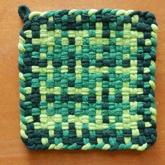 Set of 2 Handmade Artisan Woven Loomed Irish Spring Potholders Hot Pads Trivets - Picture 5 of 9